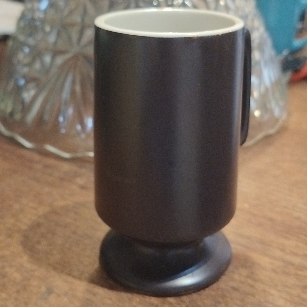 Hall restaurant wear footed mug O2GW4.